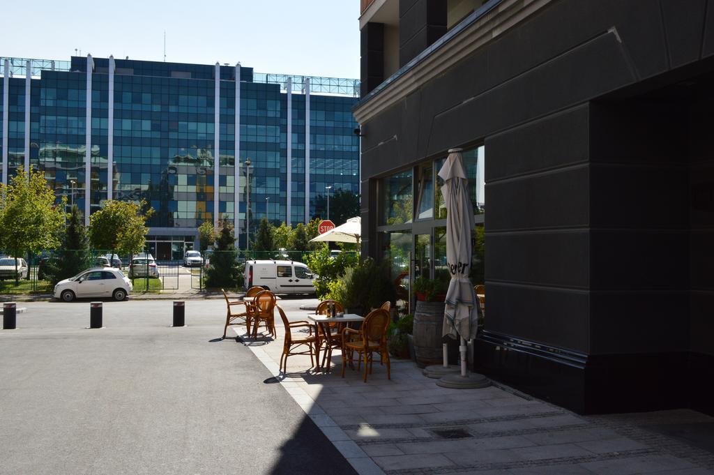 Apartment Mercedes เบลเกรด ภายนอก รูปภาพ